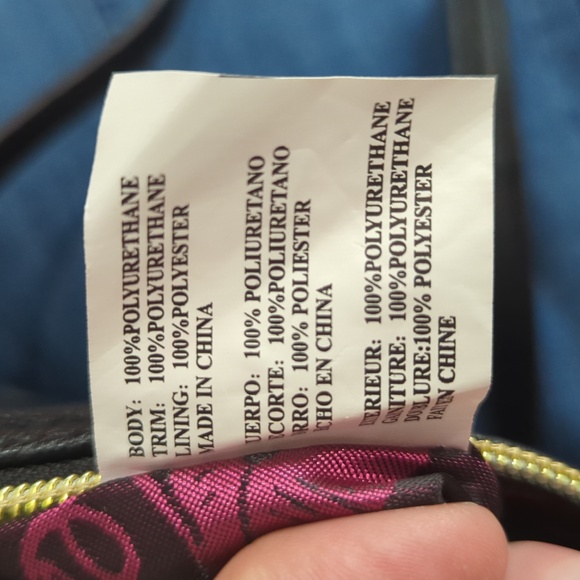 BNWOT Betsey Johnson vegan leather purse, in perfect condition - Picture 10 of 10